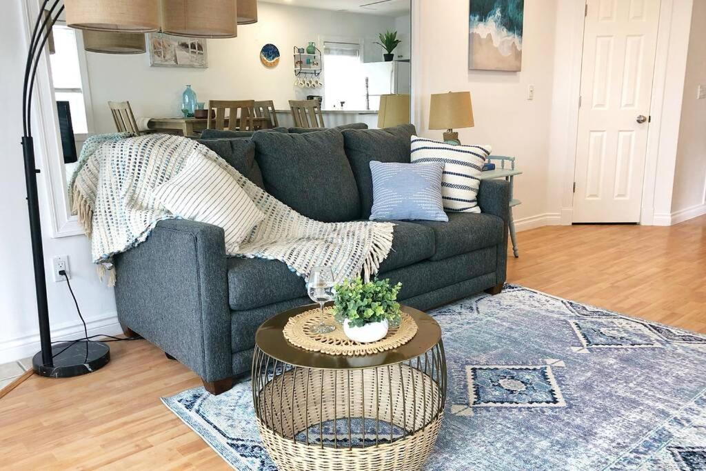 New Listing Beach Bliss 211! Stunning Bay View Traverse City Luaran gambar