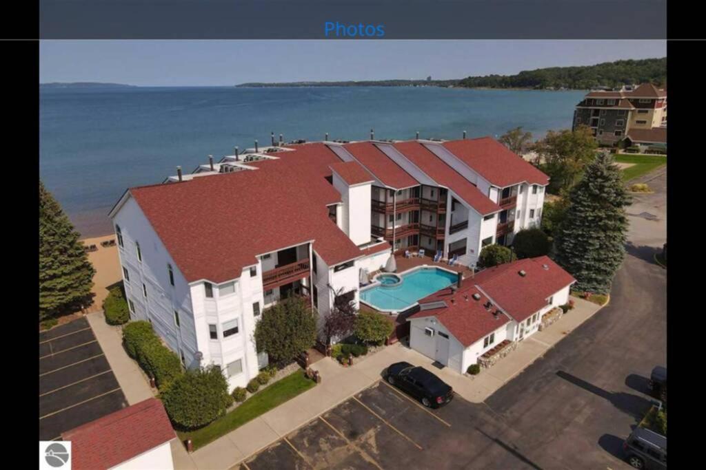 New Listing Beach Bliss 211! Stunning Bay View Traverse City Luaran gambar
