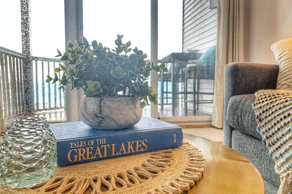 New Listing Beach Bliss 211! Stunning Bay View Traverse City Luaran gambar