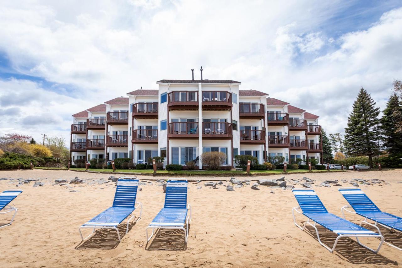 New Listing Beach Bliss 211! Stunning Bay View Traverse City Luaran gambar