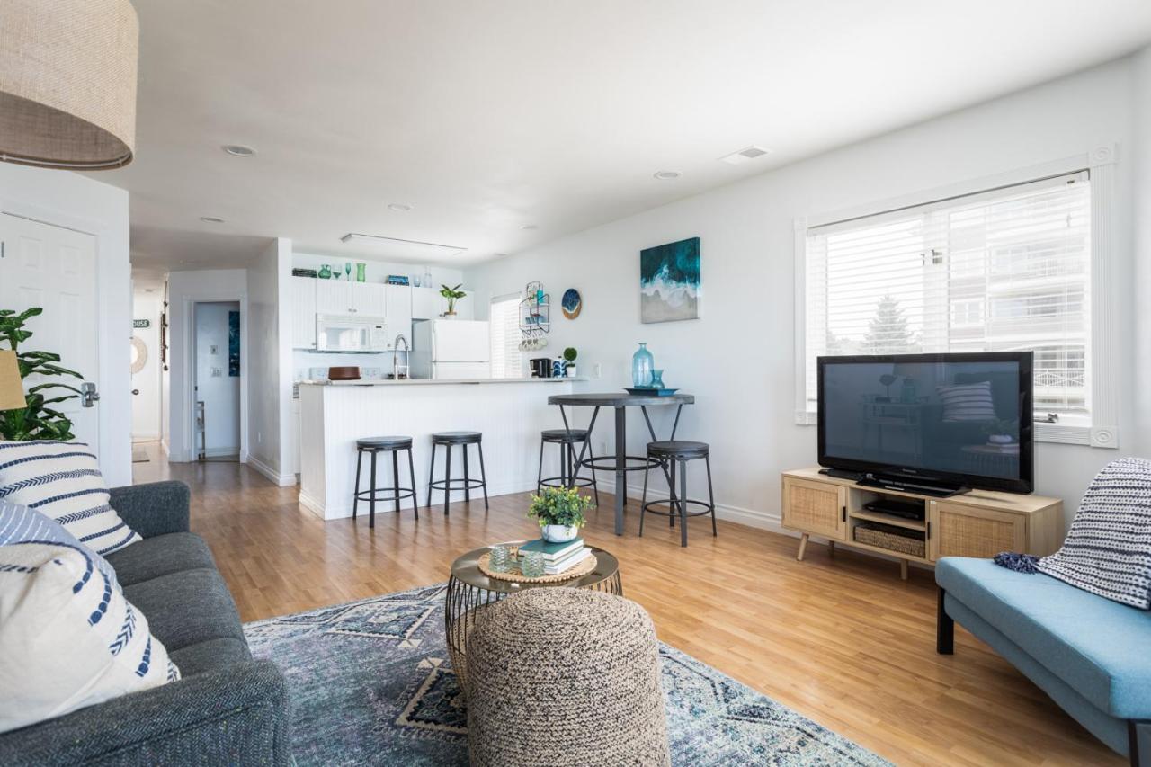 New Listing Beach Bliss 211! Stunning Bay View Traverse City Luaran gambar