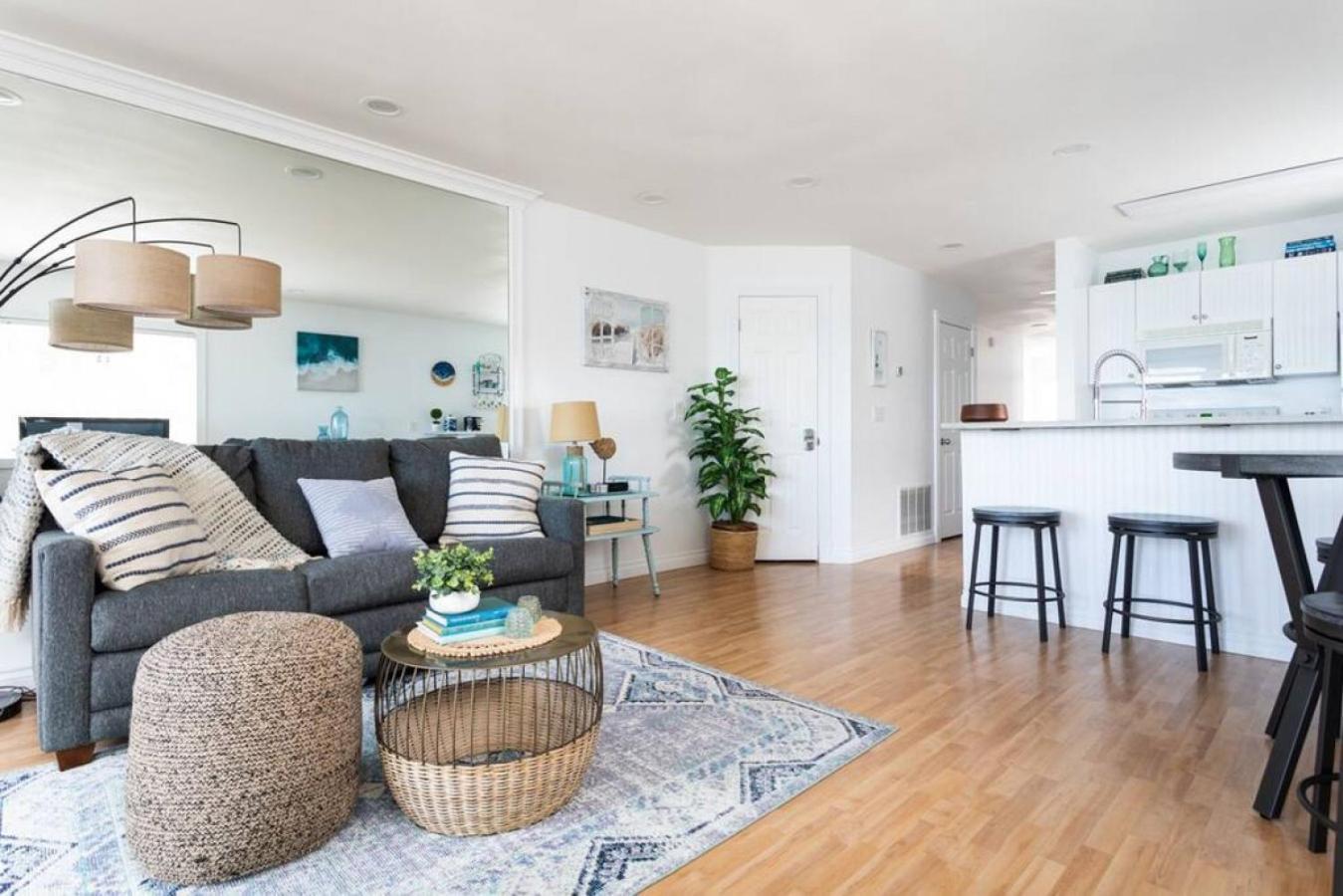 New Listing Beach Bliss 211! Stunning Bay View Traverse City Luaran gambar
